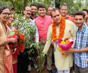 Minister Subodh Uniyal and Minister Dr. Premchand Agarwal took a pledge to protect the environment by planting saplings on the occasion of Harela festival.