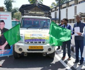 Chief Minister Dhami flagged off vehicles carrying relief material for the affected area of Joshimath.